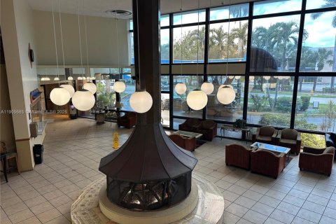 Снять в аренду коммерческую недвижимость в Халландейл-Бич, Флорида 1 спальня, 29.73м2, № 1963740 - фото 12