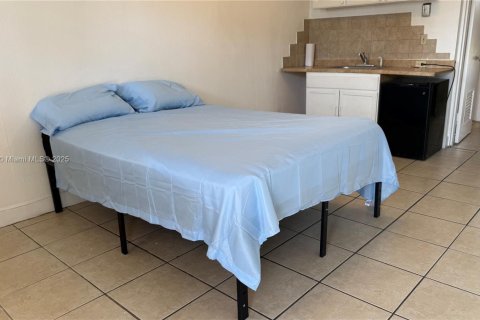 Снять в аренду коммерческую недвижимость в Халландейл-Бич, Флорида 1 спальня, 29.73м2, № 1963740 - фото 5