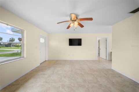 Villa ou maison à louer à Port Charlotte, Floride: 3 chambres, 108.7 m2 № 2415259 - photo 6