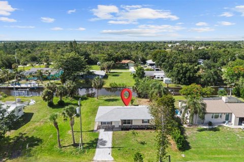 Villa ou maison à Port Charlotte, Floride 3 chambres, 108.7 m2 № 2415259