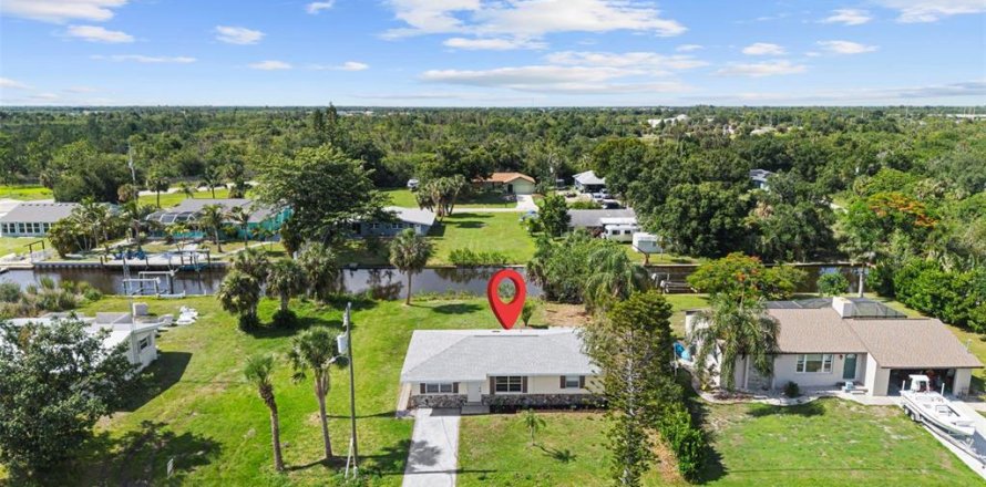 Villa ou maison à Port Charlotte, Floride 3 chambres, 108.7 m2 № 2415259