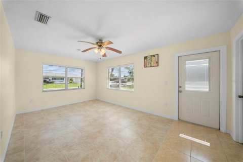 Villa ou maison à louer à Port Charlotte, Floride: 3 chambres, 108.7 m2 № 2415259 - photo 16