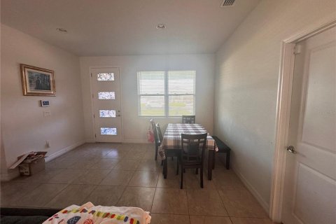 House in Poinciana, Florida 4 bedrooms, 111.48 sq.m. № 2395989 - photo 4