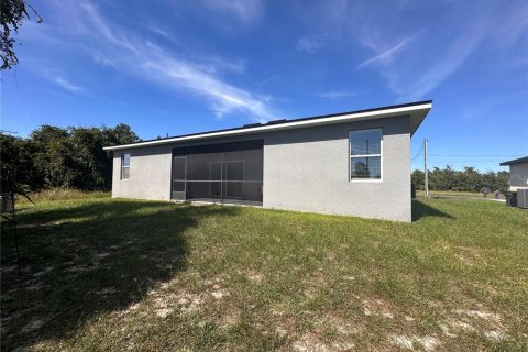 House in Poinciana, Florida 4 bedrooms, 111.48 sq.m. № 2395989 - photo 2