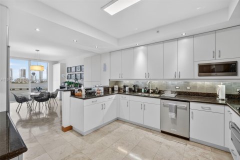 Condo in Aventura, Florida, 3 bedrooms  № 2006230 - photo 19