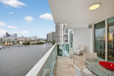 Condo in Aventura, Florida, 3 bedrooms  № 2006230 - photo 15