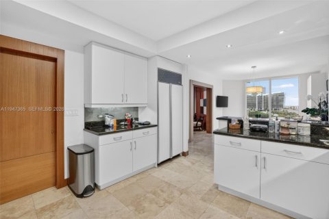 Condo in Aventura, Florida, 3 bedrooms  № 2006230 - photo 18