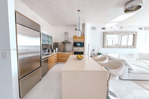 Condo in Miami, Florida, 2 bedrooms  № 2068302 - photo 6