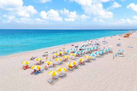 Снять в аренду кондоминиум в Майами-Бич, Флорида 1 спальня, 60.76м2, № 1950036 - фото 21