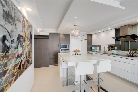 Снять в аренду кондоминиум в Майами-Бич, Флорида 1 спальня, 60.76м2, № 1950036 - фото 8