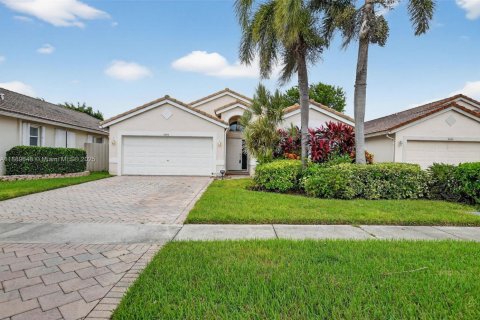 House in Boca Raton, Florida 3 bedrooms, 159.23 sq.m. № 1944248 - photo 1