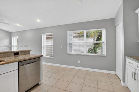 House in Boca Raton, Florida 3 bedrooms, 159.23 sq.m. № 1944248 - photo 21