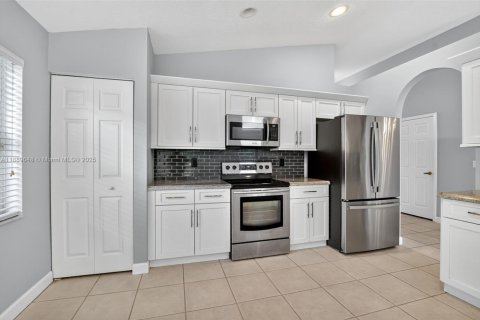 House in Boca Raton, Florida 3 bedrooms, 159.23 sq.m. № 1944248 - photo 19