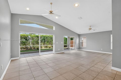 House in Boca Raton, Florida 3 bedrooms, 159.23 sq.m. № 1944248 - photo 9