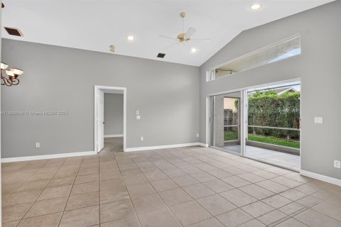 House in Boca Raton, Florida 3 bedrooms, 159.23 sq.m. № 1944248 - photo 12