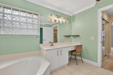 House in Boca Raton, Florida 3 bedrooms, 159.23 sq.m. № 1944248 - photo 28