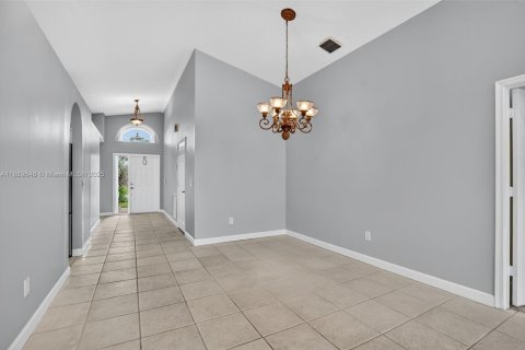 House in Boca Raton, Florida 3 bedrooms, 159.23 sq.m. № 1944248 - photo 8