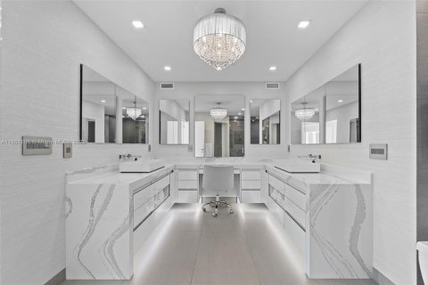 Купить кондоминиум в Авентура, Флорида 6 спален, 513.29м2, № 1746105 - фото 27