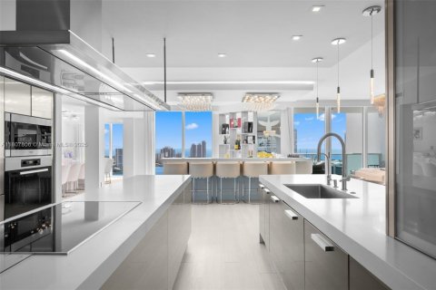 Купить кондоминиум в Авентура, Флорида 6 спален, 513.29м2, № 1746105 - фото 20
