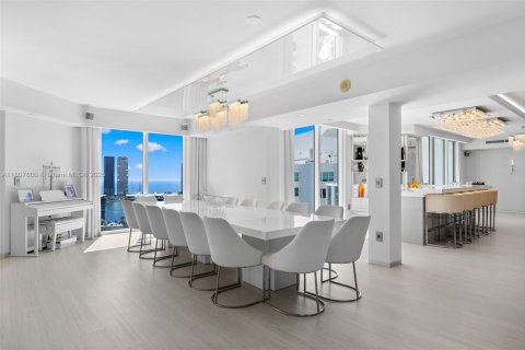Купить кондоминиум в Авентура, Флорида 6 спален, 513.29м2, № 1746105 - фото 1