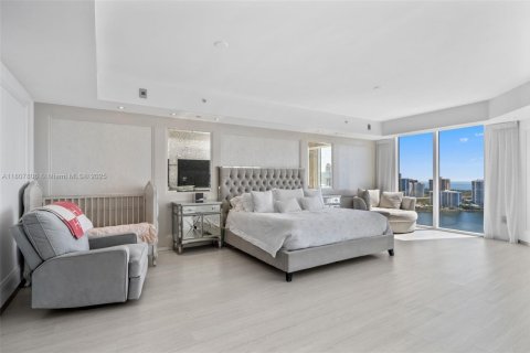 Купить кондоминиум в Авентура, Флорида 6 спален, 513.29м2, № 1746105 - фото 25