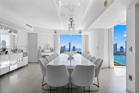 Купить кондоминиум в Авентура, Флорида 6 спален, 513.29м2, № 1746105 - фото 2