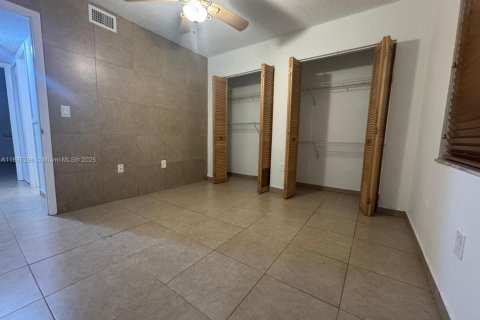 Condominio en alquiler en Hialeah, Florida, 2 dormitorios, 72.28 m2 № 1931500 - foto 14