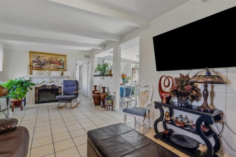 Casa en venta en Brandon, Florida, 3 dormitorios, 107.02 m2 № 1577223 - foto 7