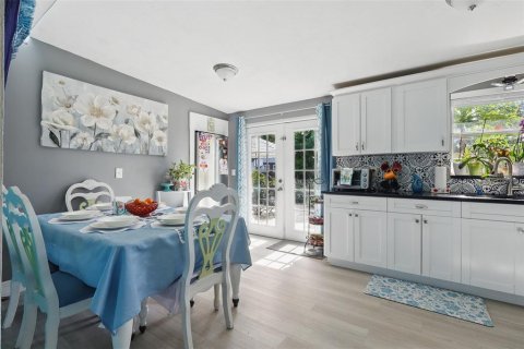 Casa en venta en Brandon, Florida, 3 dormitorios, 107.02 m2 № 1577223 - foto 11