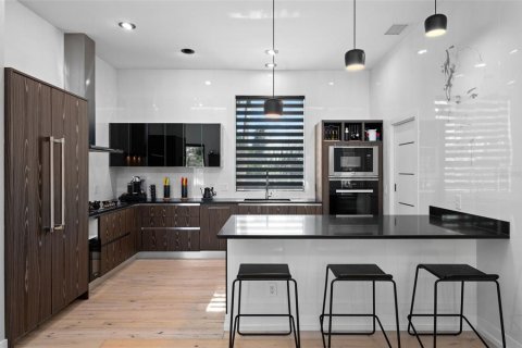 Villa ou maison à louer à Sarasota, Floride: 3 chambres, 252.51 m2 № 1832828 - photo 15