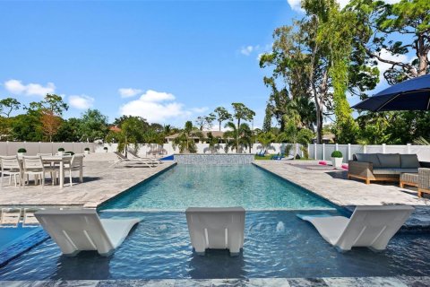 Villa ou maison à louer à Sarasota, Floride: 3 chambres, 252.51 m2 № 1832828 - photo 2