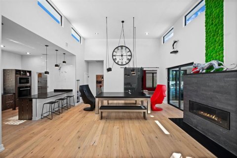 Villa ou maison à louer à Sarasota, Floride: 3 chambres, 252.51 m2 № 1832828 - photo 12