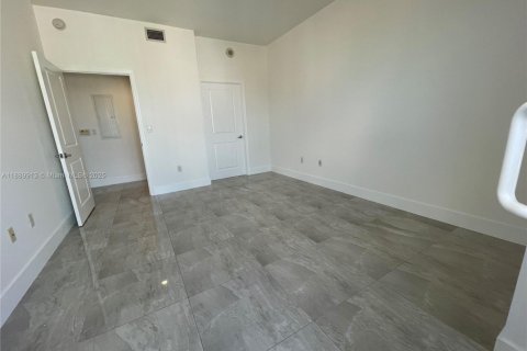 Copropriété à vendre à Coral Gables, Floride: 1 chambre, 69.96 m2 № 1944468 - photo 13