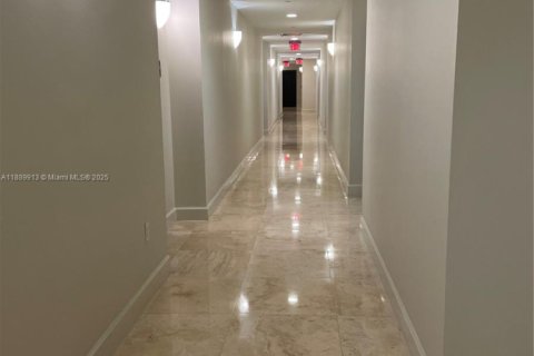 Copropriété à vendre à Coral Gables, Floride: 1 chambre, 69.96 m2 № 1944468 - photo 15