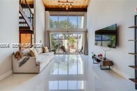 Снять в аренду таунхаус в Майами, Флорида 2 спальни, 159.42м2, № 2050087 - фото 19