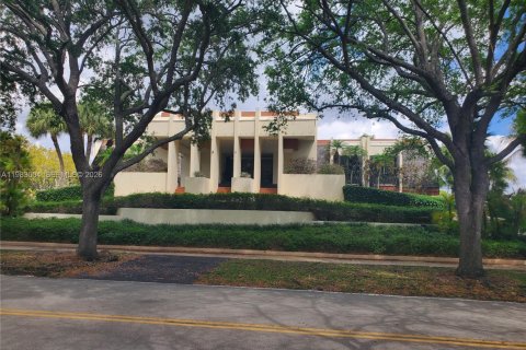 Снять в аренду таунхаус в Майами, Флорида 2 спальни, 159.42м2, № 2050087 - фото 26