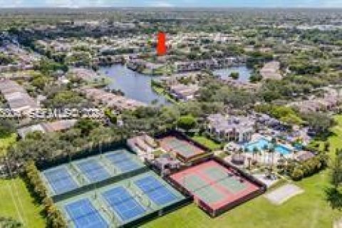 Снять в аренду таунхаус в Майами, Флорида 2 спальни, 159.42м2, № 2050087 - фото 23