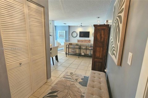 Copropriété à louer à Aventura, Floride: 2 chambres, 101.82 m2 № 1932324 - photo 4