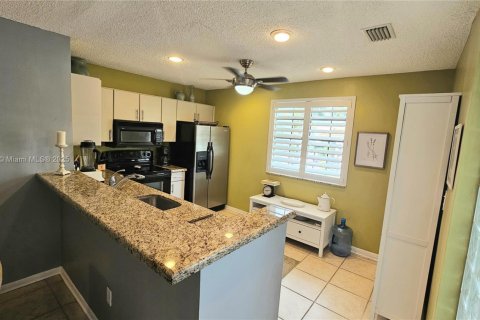 Copropriété à louer à Aventura, Floride: 2 chambres, 101.82 m2 № 1932324 - photo 9