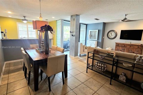 Copropriété à louer à Aventura, Floride: 2 chambres, 101.82 m2 № 1932324 - photo 5