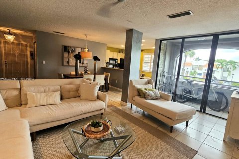Copropriété à louer à Aventura, Floride: 2 chambres, 101.82 m2 № 1932324 - photo 13