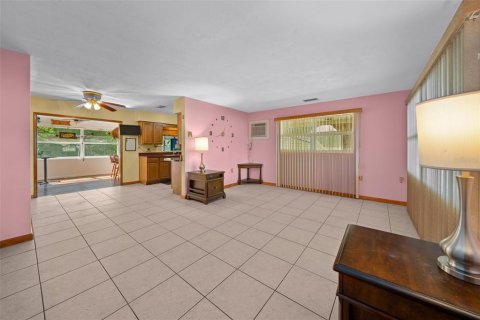 Villa ou maison à vendre à Beverly Hills, Floride: 2 chambres, 86.96 m2 № 1866399 - photo 16