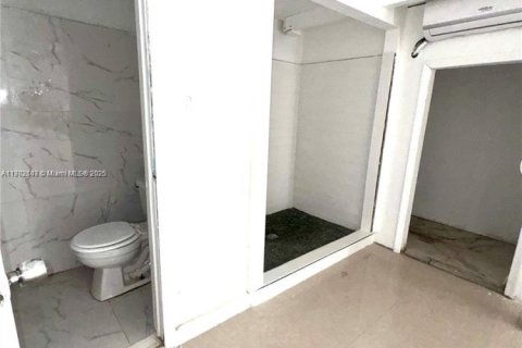 Immobilier commercial à louer à Miami, Floride: 16.72 m2 № 1953881 - photo 5