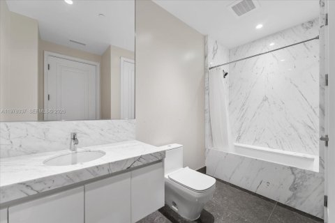 Condo in Sunny Isles Beach, Florida, 3 bedrooms  № 2052962 - photo 24