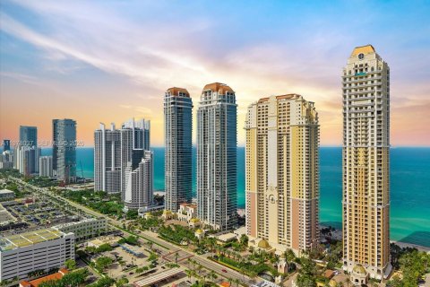 Condo in Sunny Isles Beach, Florida, 3 bedrooms  № 2052962 - photo 25