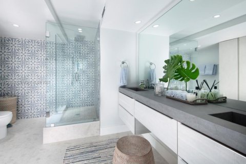 Condominio en alquiler en Miami Beach, Florida, 2 dormitorios, 121.89 m2 № 1937864 - foto 12