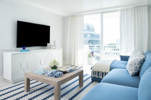 Condominio en alquiler en Miami Beach, Florida, 2 dormitorios, 121.89 m2 № 1937864 - foto 10