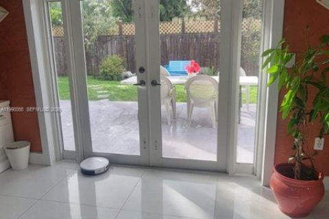 Casa en venta en Dania Beach, Florida, 3 dormitorios, 150.78 m2 № 2055765 - foto 6