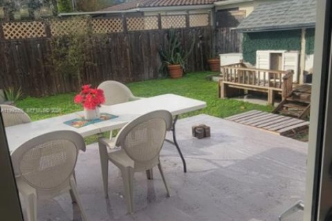 Casa en venta en Dania Beach, Florida, 3 dormitorios, 150.78 m2 № 2055765 - foto 7