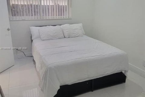 Casa en venta en Dania Beach, Florida, 3 dormitorios, 150.78 m2 № 2055765 - foto 4